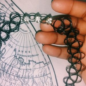 Black Three diamond choker.